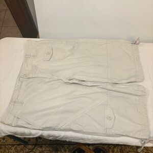 Columbia Sportswear Co Women's Cargo Capri  Size 12 RN# 69724 Tan
